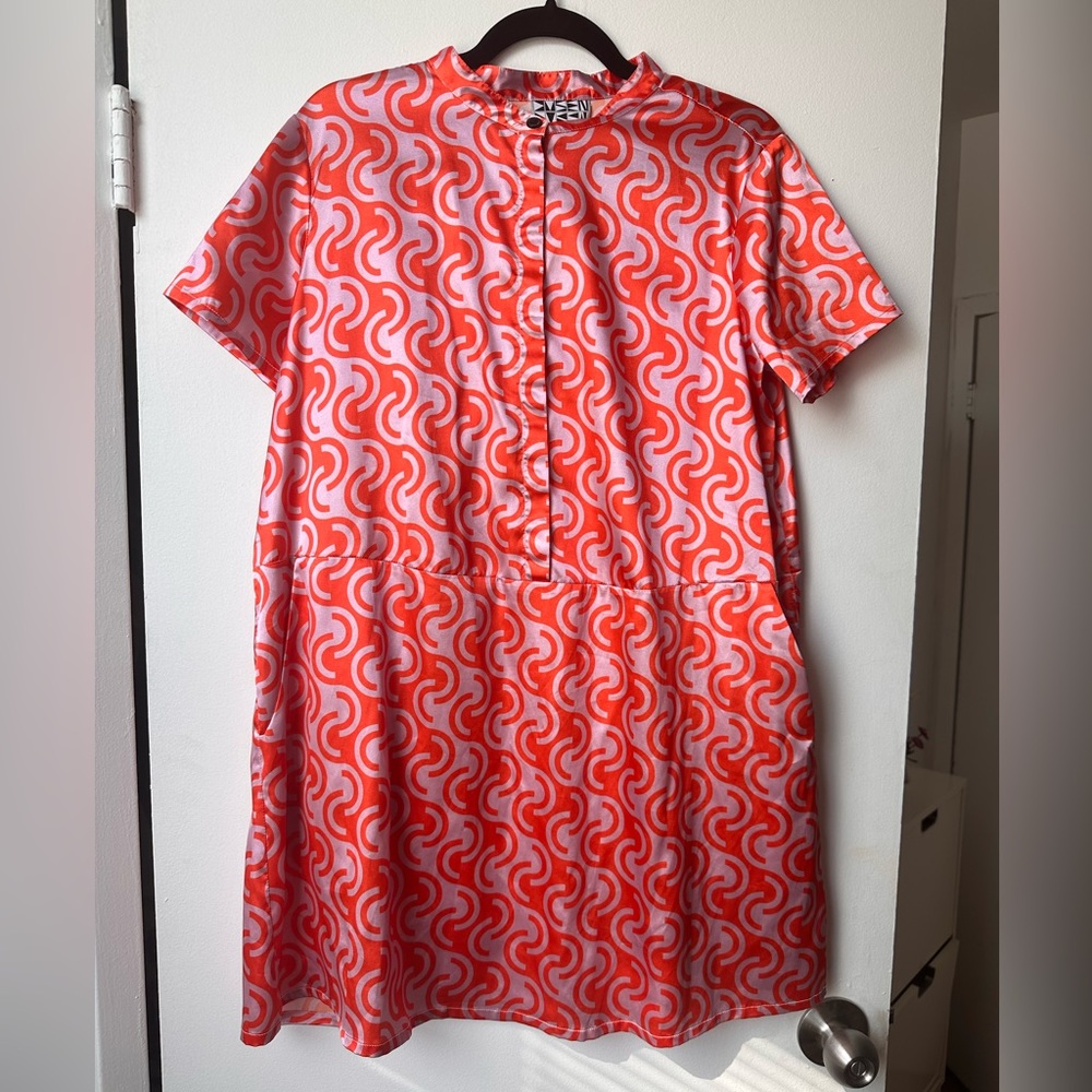 Dusen dusen size medium dress with pockets